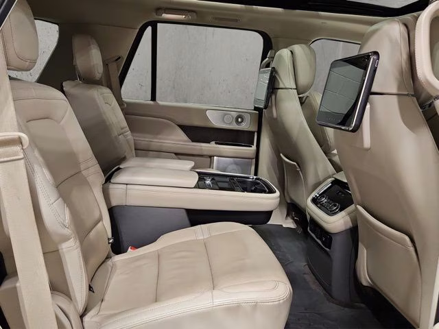 2020 Blue Diamond Lincoln Navigator Reserve 4X4 SUV