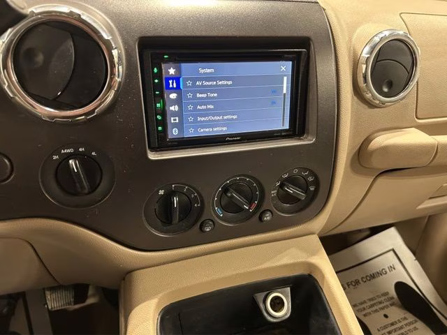 2006 Pueblo Gold Clearcoat Metallic Ford Expedition XLT 4X4 SUV