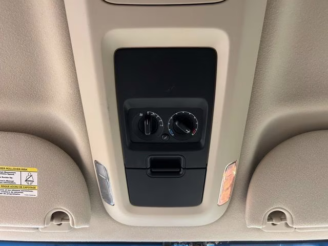 2006 Pueblo Gold Clearcoat Metallic Ford Expedition XLT 4X4 SUV