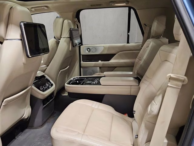 2020 Blue Diamond Lincoln Navigator Reserve 4X4 SUV