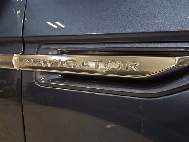 2020 Blue Diamond Lincoln Navigator Reserve 4X4 SUV