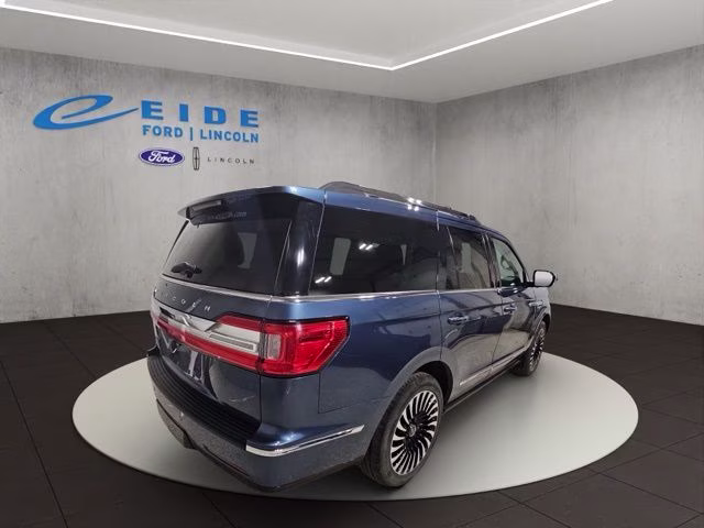 2020 Blue Diamond Lincoln Navigator Reserve 4X4 SUV