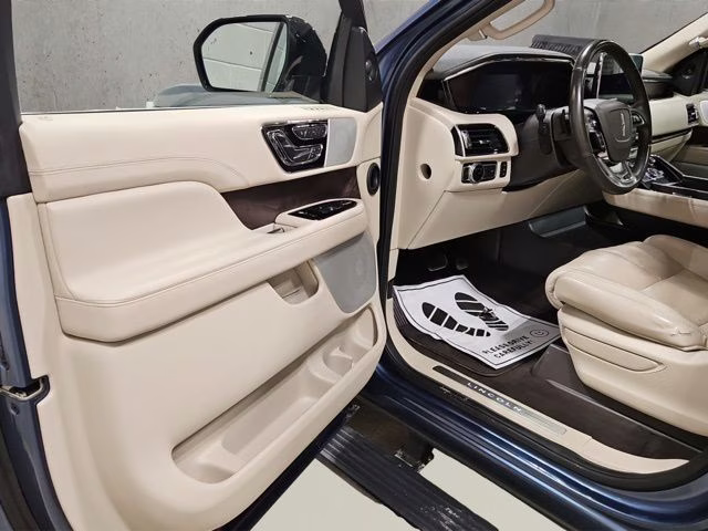2020 Blue Diamond Lincoln Navigator Reserve 4X4 SUV