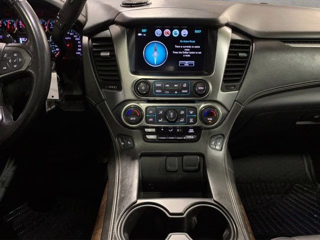 2020 Silver Ice Metallic Chevrolet Suburban LT 4X4 SUV