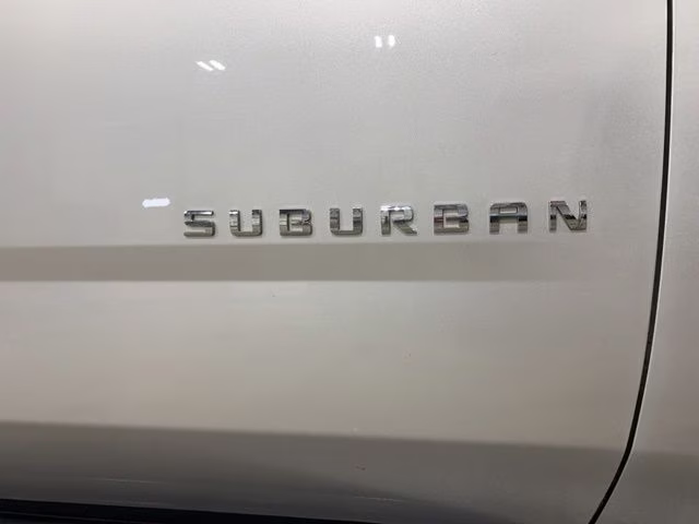 2020 Silver Ice Metallic Chevrolet Suburban LT 4X4 SUV