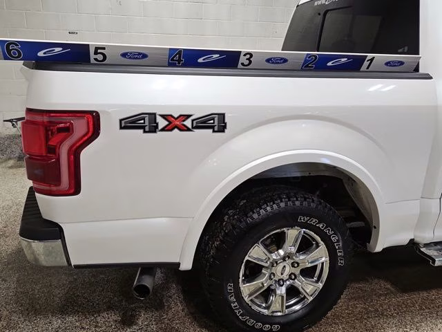 2017 White Platinum Metallic Tri-Coat Ford F-150 Lariat 4X4 Truck
