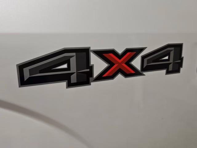 2017 White Platinum Metallic Tri-Coat Ford F-150 Lariat 4X4 Truck