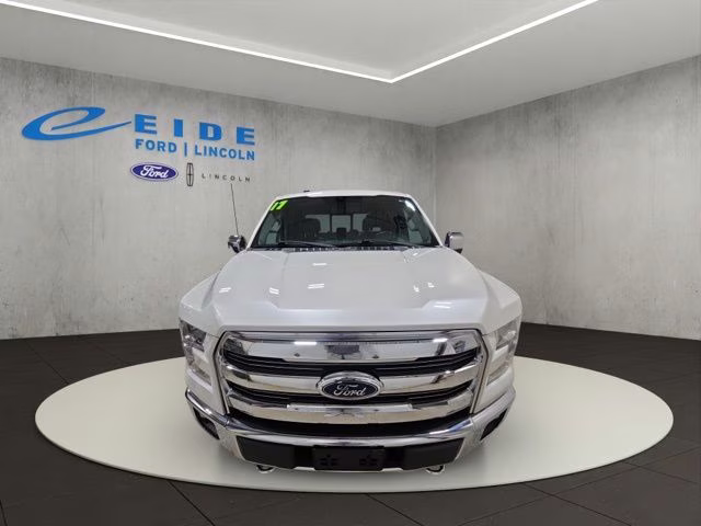 2017 White Platinum Metallic Tri-Coat Ford F-150 Lariat 4X4 Truck