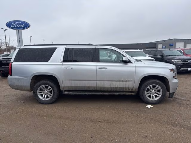 2020 Silver Ice Metallic Chevrolet Suburban LT 4X4 SUV