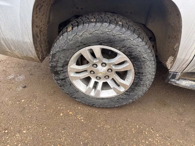 2020 Silver Ice Metallic Chevrolet Suburban LT 4X4 SUV