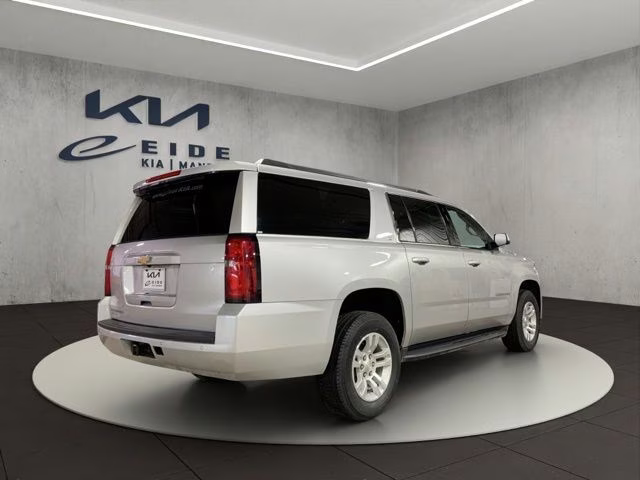 2020 Silver Ice Metallic Chevrolet Suburban LT 4X4 SUV