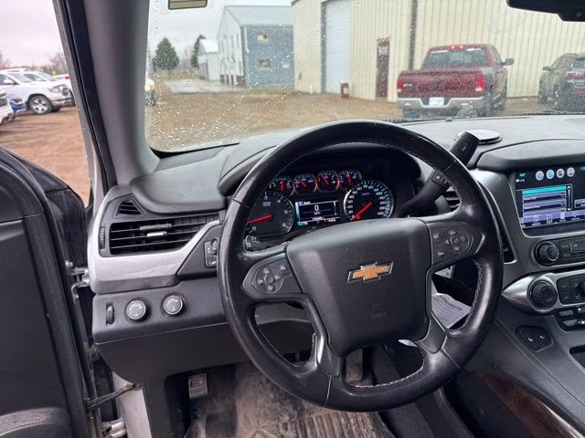 2020 Silver Ice Metallic Chevrolet Suburban LT 4X4 SUV