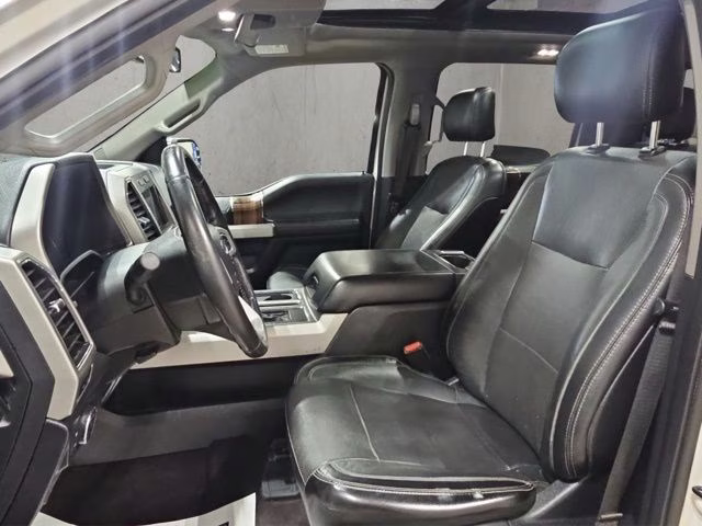2017 White Platinum Metallic Tri-Coat Ford F-150 Lariat 4X4 Truck