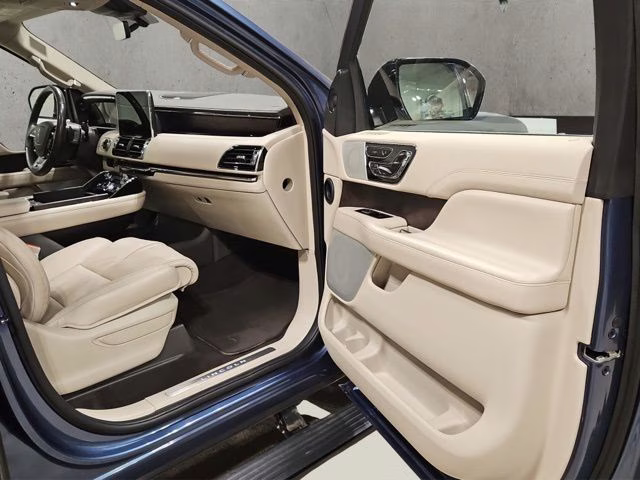 2020 Blue Diamond Lincoln Navigator Reserve 4X4 SUV