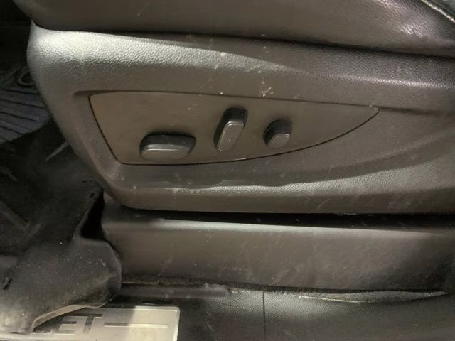2020 Silver Ice Metallic Chevrolet Suburban LT 4X4 SUV