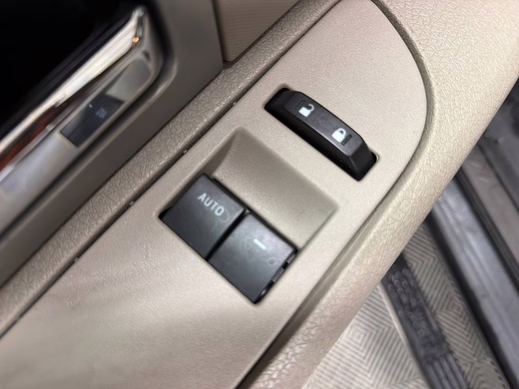 2009 Black Clearcoat Ford F-150 XLT RWD Truck