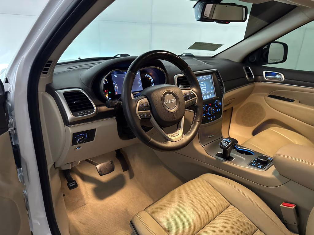 2015 Bright White Clearcoat Jeep Grand Cherokee Overland 4X4 SUV