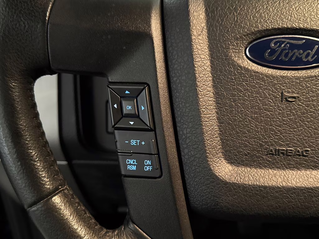 2016 Blue Jeans Metallic Ford Expedition XLT RWD SUV