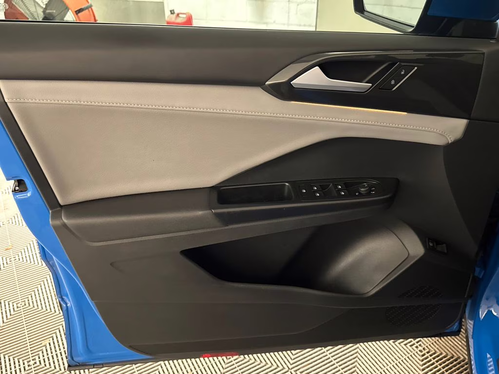 2022 Cornflower Blue Volkswagen Taos 1.5T SEL FWD SUV