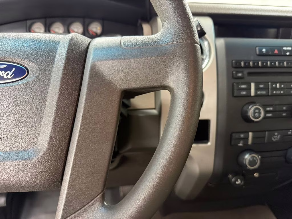 2009 Black Clearcoat Ford F-150 XLT RWD Truck