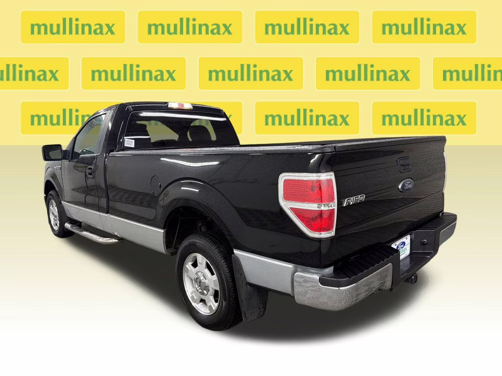 2009 Black Clearcoat Ford F-150 XLT RWD Truck