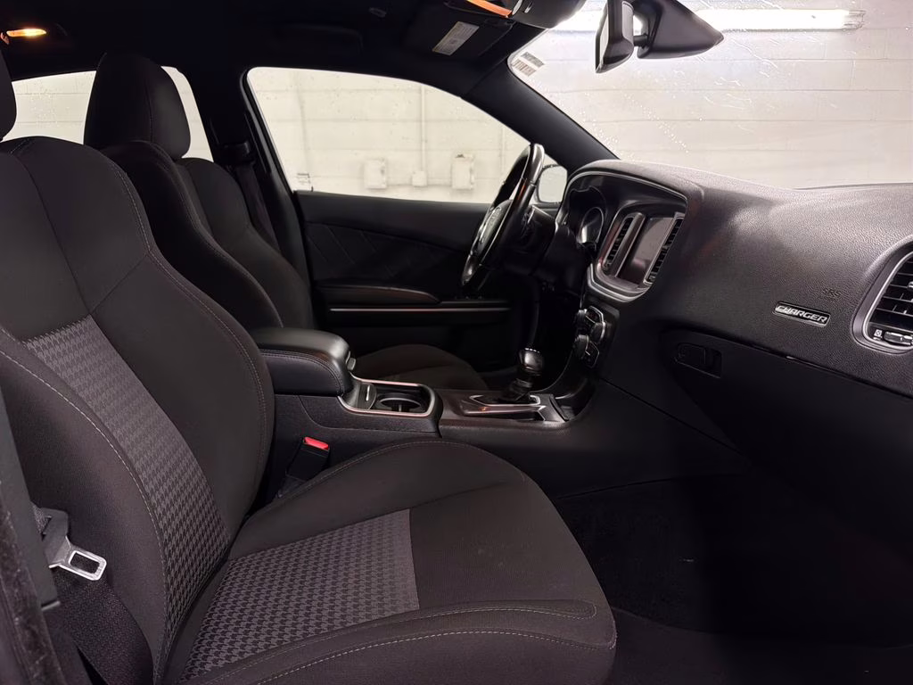 2022 Torred Clearcoat Dodge Charger R/T RWD Sedan