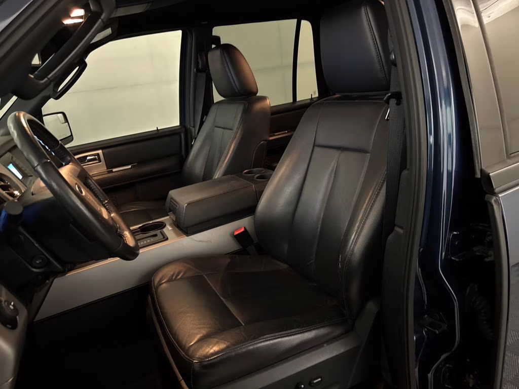 2016 Blue Jeans Metallic Ford Expedition XLT RWD SUV