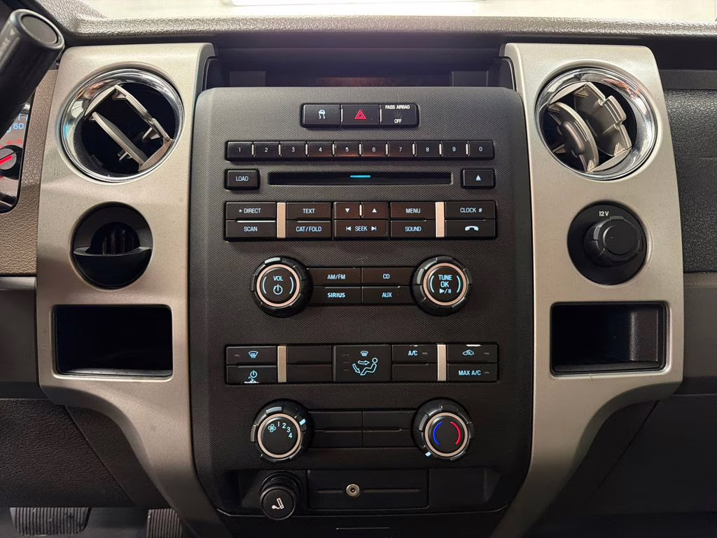 2009 Black Clearcoat Ford F-150 XLT RWD Truck