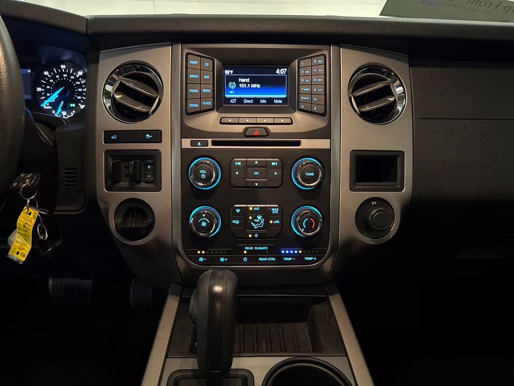 2016 Blue Jeans Metallic Ford Expedition XLT RWD SUV