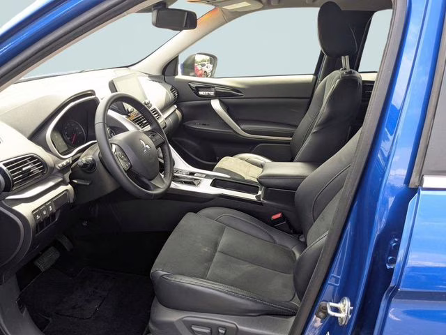 2022 Octane Blue Metallic Mitsubishi Eclipse Cross SE FWD SUV