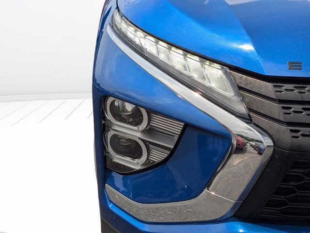 2022 Octane Blue Metallic Mitsubishi Eclipse Cross SE FWD SUV