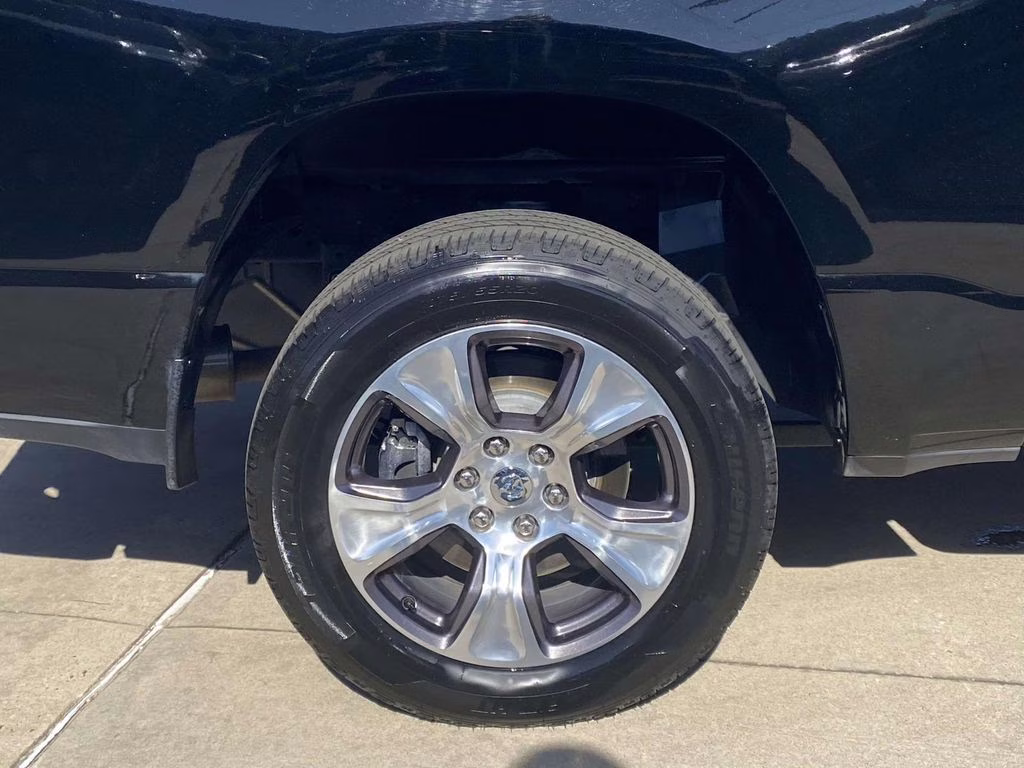 2023 Diamond Black Crystal Pearlcoat Ram 1500 Laramie 4X4 Truck