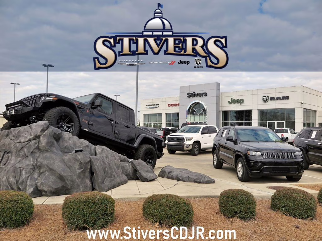 2023 Diamond Black Crystal Pearlcoat Ram 1500 Laramie 4X4 Truck