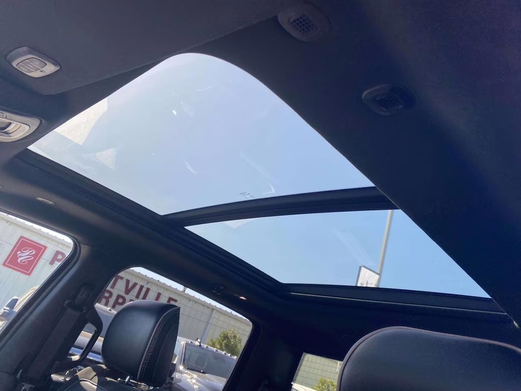 2023 Diamond Black Crystal Pearlcoat Ram 1500 Laramie 4X4 Truck