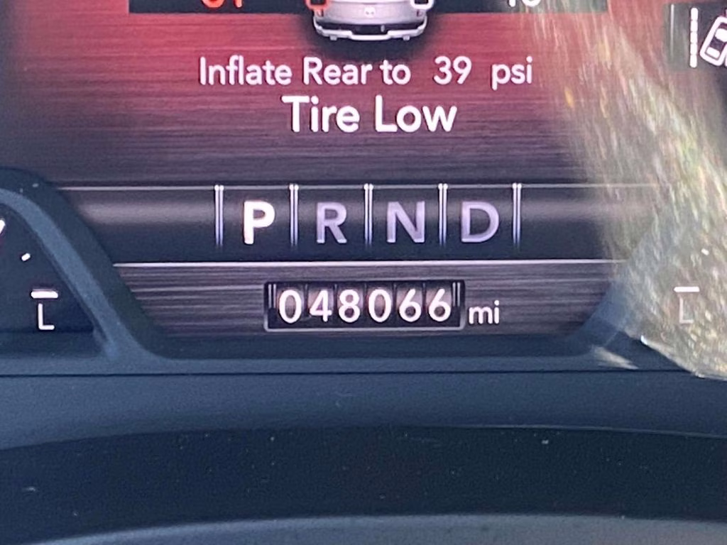 2023 Diamond Black Crystal Pearlcoat Ram 1500 Laramie 4X4 Truck