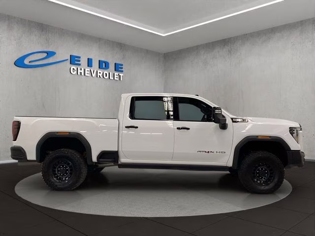 2025 Summit White GMC Sierra 2500HD AT4X 4X4 Truck