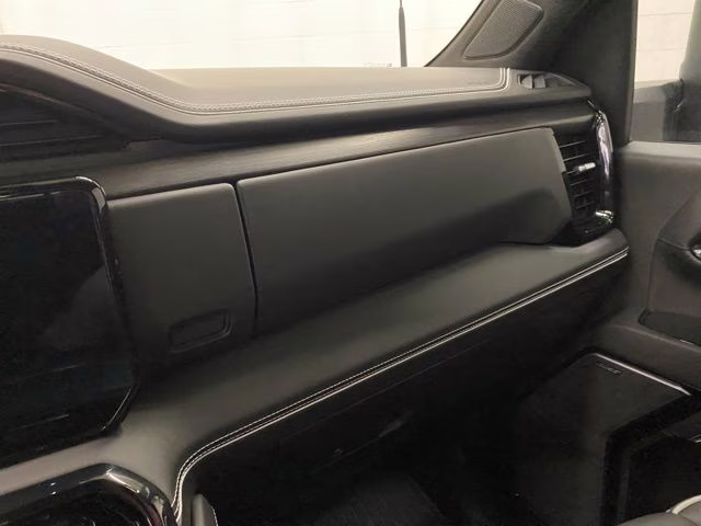 2025 Summit White GMC Sierra 2500HD AT4X 4X4 Truck