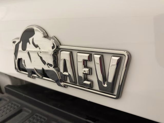 2025 Summit White GMC Sierra 2500HD AT4X 4X4 Truck