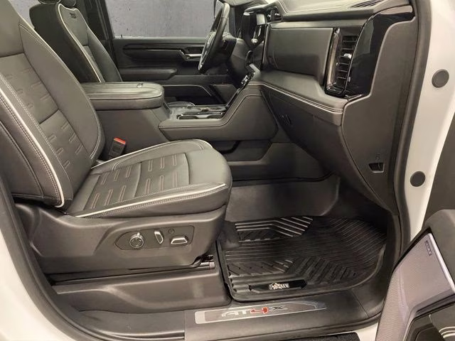 2025 Summit White GMC Sierra 2500HD AT4X 4X4 Truck