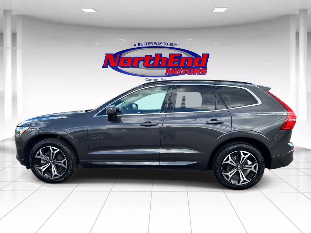 2022 Platinum Gray Metallic Volvo XC60 B5 Momentum AWD SUV