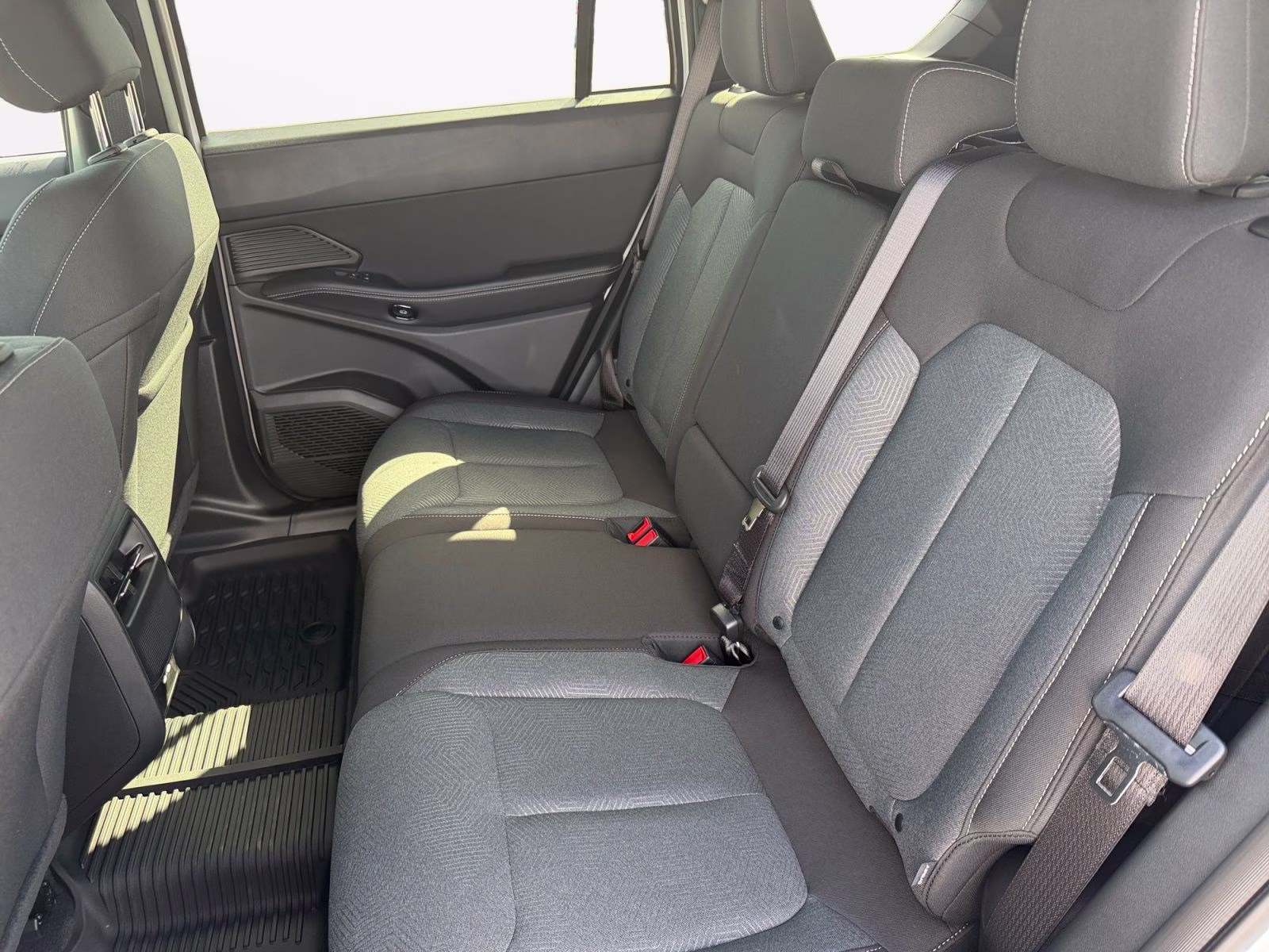 2026 Bright White Clearcoat Jeep Cherokee Laredo 4X4 SUV