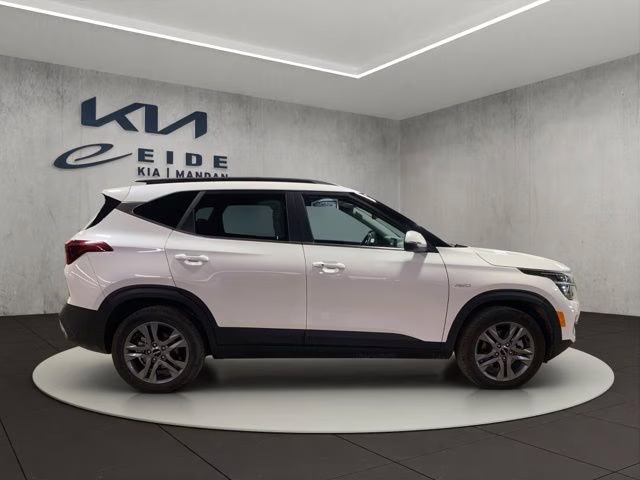 2023 Snow White Pearl Kia Seltos S AWD SUV