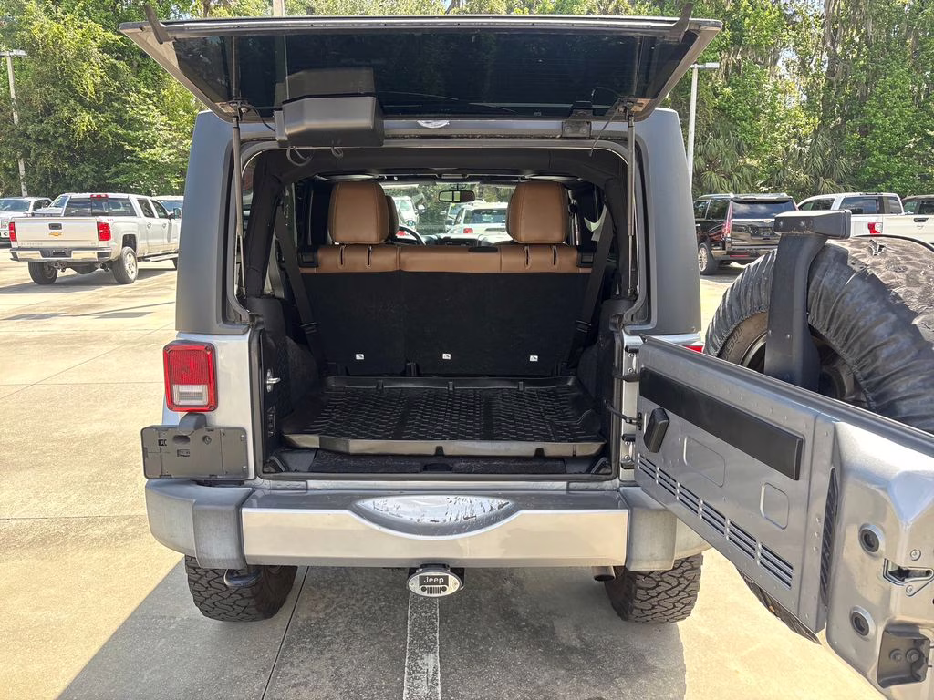 2016 Billet Silver Metallic Clearcoat Jeep Wrangler Unlimited Sahara 4X4 SUV