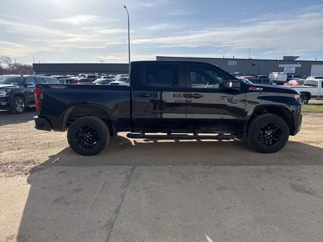 2020 Black Chevrolet Silverado 1500 LT Trail Boss 4X4 Truck