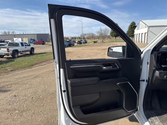 2024 Summit White Chevrolet Silverado 1500 RST 4X4 Truck