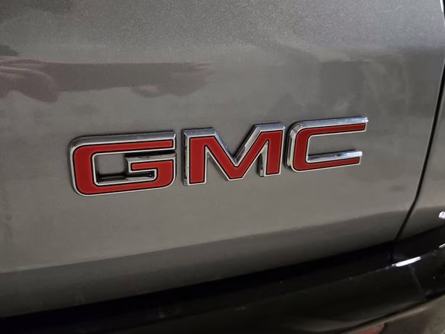 2025 Sterling Metallic GMC Acadia Denali AWD SUV