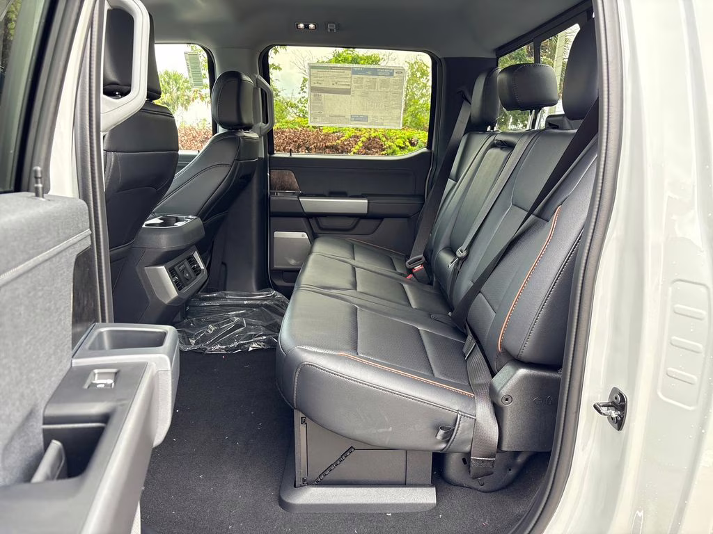 2026 Avalanche Ford Super Duty F-250 SRW Lariat 4X4 Truck