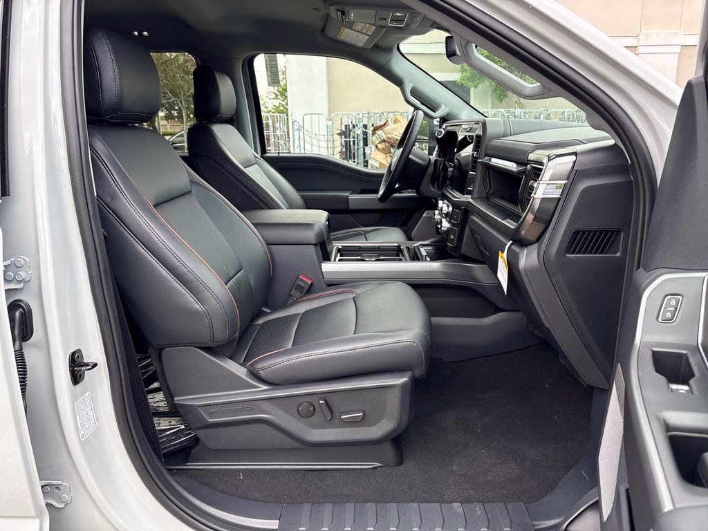2026 Avalanche Ford Super Duty F-250 SRW Lariat 4X4 Truck