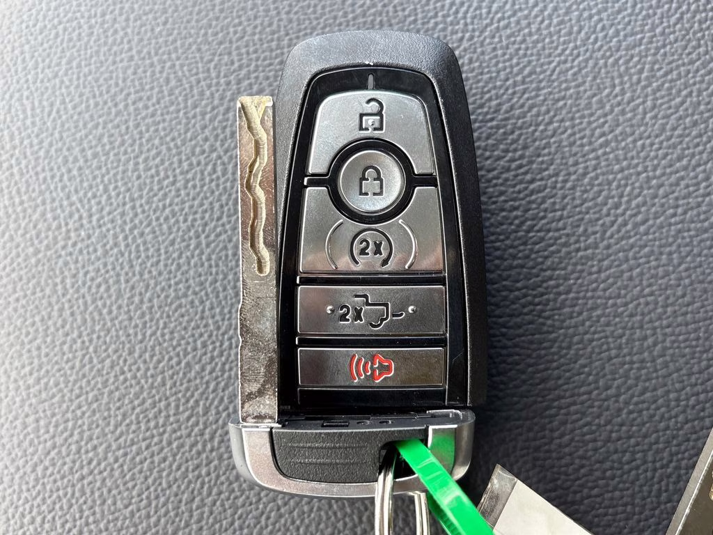 2026 Gray Ford Super Duty F-250 SRW Lariat 4X4 Truck