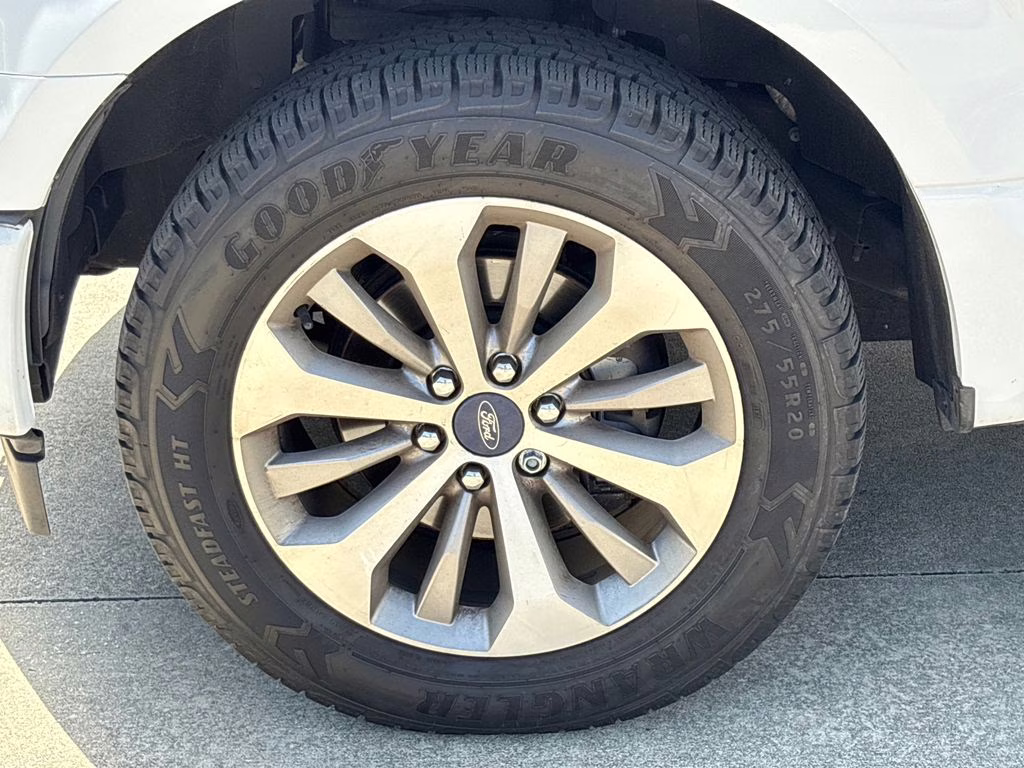 2017 Oxford White Ford F-150 XL RWD Truck